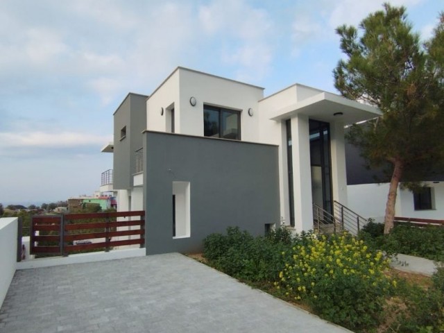 GIRNE CATALKOYDE SATILIK 3+1 TURK KOCANLI SATILIK VILLA