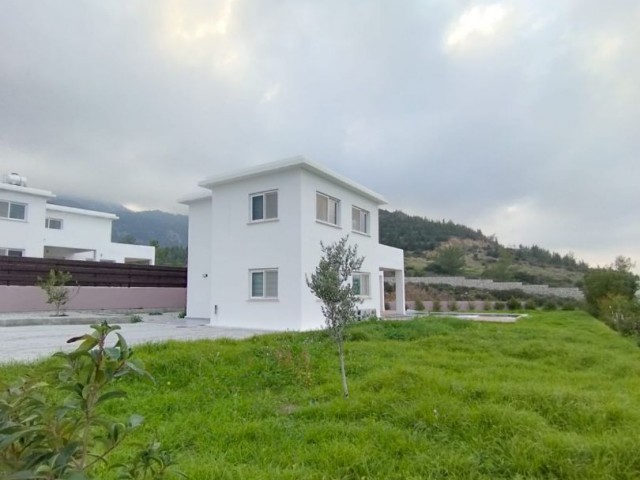 GIRNE CATALKOYDE SATILIK 3+1 VILLA