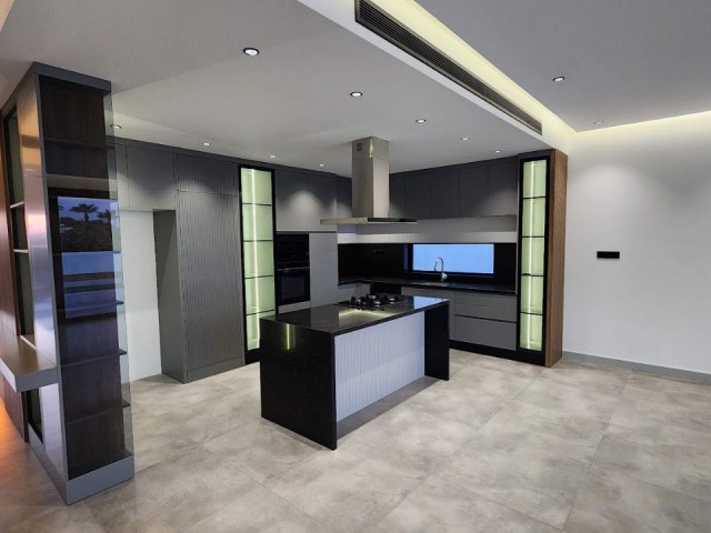 GIRNE CATALKOYDE MODERN MIMARI 4+1 SATILIK VILLA