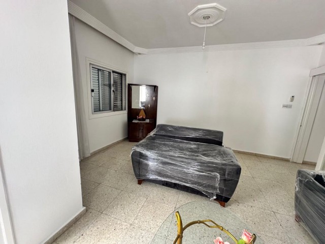 LEFKOŞA/DEREBOYU AYLIK ÖDEME 2+1 SADECE ERKEK ÖĞRENCİ