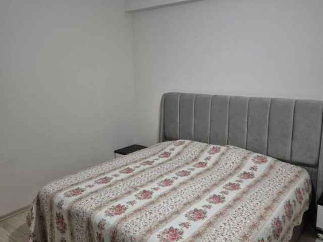 Girne merkezde satılık 2+1 Türk Kocanlı daire