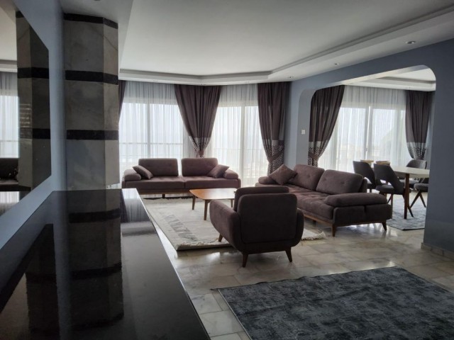 Girne Merkezde Satılık 3+1 Daire