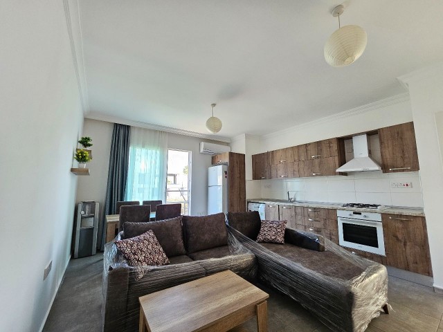 Girne Karaoğlanoğlu Satılık 1+1 60M2 Geniş Daire