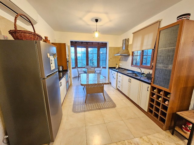 Girne Zeytinlik Kiralık 4+1  Eşyalı Havuzlu Villa / Solar Panel