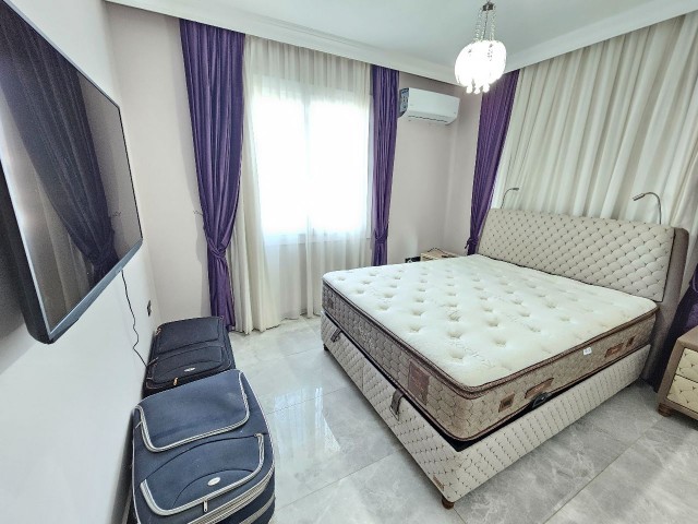 Girne Karaoğlanoğlu Atoll Park Satılık 3+1 Geniş Daire / Çatı Terası / Ortak Havuz