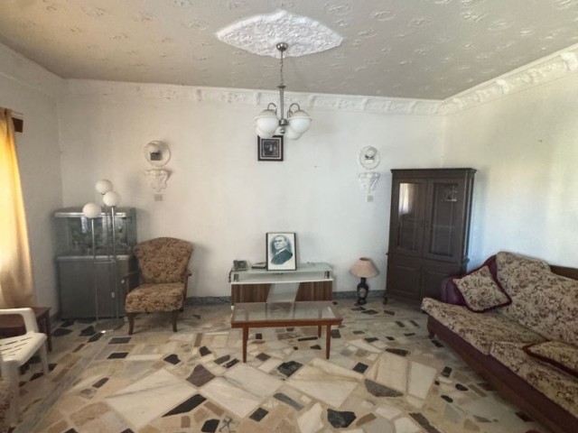 NOT: 140,000 GBP YE 110 M2 VE  2+1 DAİRE MAĞUSA MARAŞ DA SÜPER KOMUM DA EŞDEĞER KOÇANLI KELEPİR FİYATA SATILIK DAİRE ADEM AKIN 05338314949