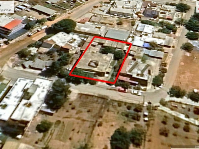 MAĞUSA MARAŞ DA BİR SU ŞİRKETİ CİVARIN DA 600 M2 İÇERİSİN DE SATILIK 300 M2 KAPALI ALANI 1 KONUT VE 2 ADET YARDIMCI EV  FİYATI 100,000 GBP ADEM AKIN  05338314949