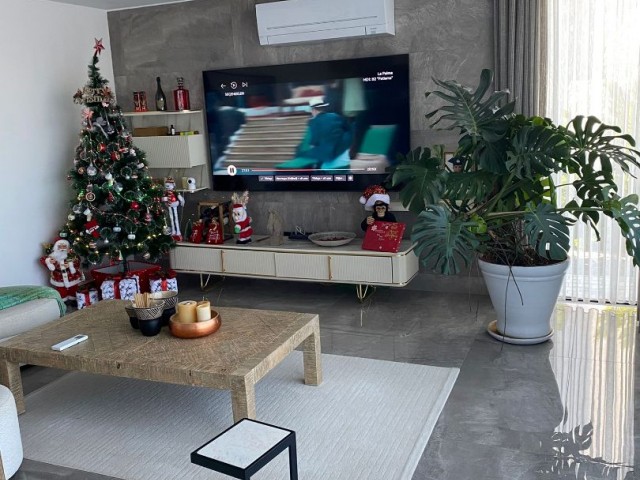 Çatalköy de Net Deniz Manzaralı Denize Sadece 50 Metre Yakınlık da Site İçerisinde Harika Konumsa 1 Yıllık Yeni 4+1 Özel Havuzlu Satılık Villa Pazarlığa Açık ve Esneklik Yapılacak Fiyat Konusunda Adem Akın 05338314949 - Fotoğraf 2