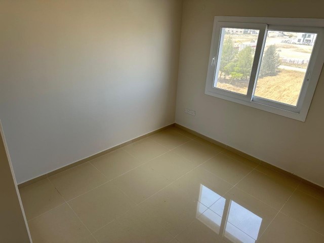 NOT : FİYATI : 130,000 GBP YENİBOĞAZİÇİN DE DENİZ MANZARLI VE SÜPER KONUM DA SATILIK 3+1 135 M2 DAİRE ADEM AKIN 05338314949