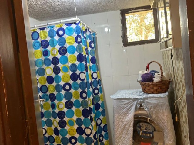 GÖNENDERE KÖYÜN DE BİR DÖNÜM İÇERİSİNDE 220 M2 4+2 MÜSTAKIL EV KÖY HAYATI YAŞAMAK İSTEYENLER İÇİN KAÇIRILMAYACAK BİR FIRSAT NOT: KARŞILIĞIN DA LEFKIŞADA KÜÇÜKKAYMAKLI DA ZEMİN KAR DAİREYE TAKAS YAPILABİLİR ADEM AKIN 05338314949