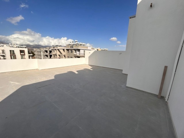 Küçük Kaymaklı’da Satılık 2+1 Lüx Penthouse  Daire