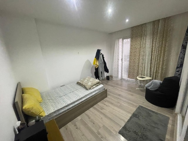 Küçük Kaymaklı’da Satılık 2+1 daire 