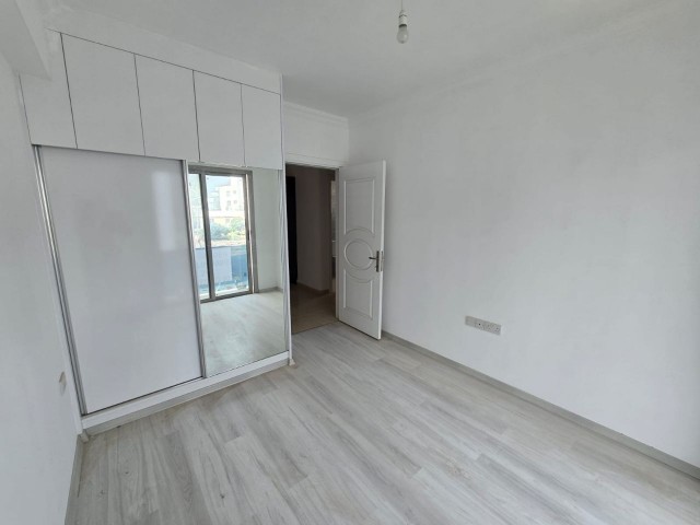 Satılık! Alsancak'ta satılık 2+1 daireler - Fotoğraf 2