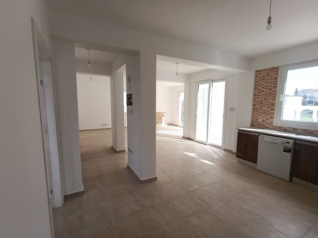 Satılık Villa-Karşıyaka, Girne - Fotoğraf 2
