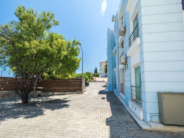 Girne Lapta'da Muhteşem 2+1 Daire, Deniz ve Dağ Manzarası ile Satılık!