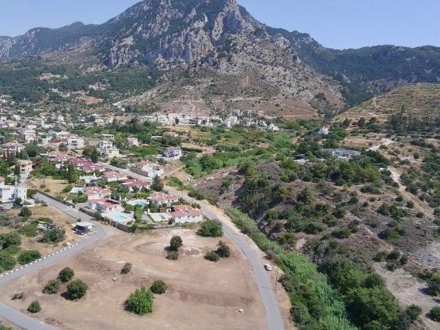 🌅 Karşıyaka'da Deniz Manzaralı  İmarlı Satılık Arsa