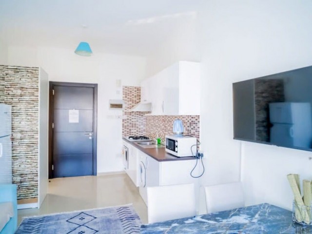 Girne Karaoğlanoğlu'nda İnanılmaz Dağ ve Deniz Manzaralı 2+1 Penthouse
