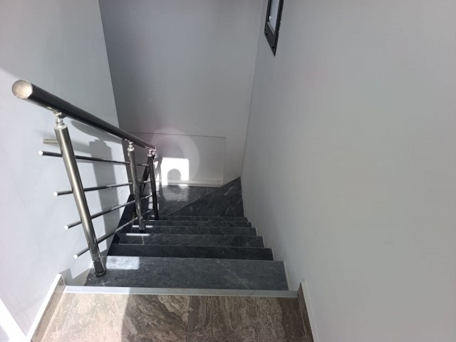 SATILIK  GIRNE 3+1 VILLA  -