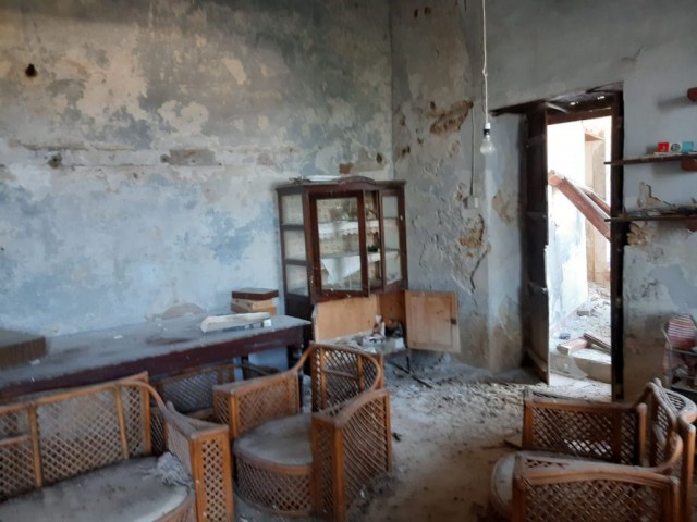 GİRNE LAPTA BÖLGESİNDE MÜHTEŞEM MANZARALARA sahip restorasyon projelik metruk bina DOĞAN BORANSEL 0533 867 19 11 - Fotoğraf 3