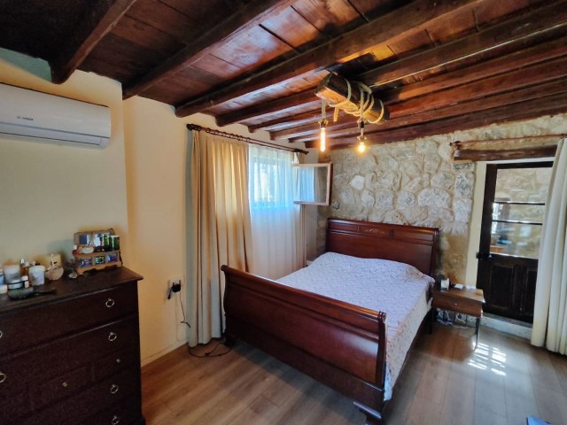 Girne , Esentepe Köyünde 3+1 Restore Edilmiş Taş Ev ve Küçük Bahçe Fiyat : £200,000 - Doğan Boransel Mobile/whatsapp : +90-5338671911 - Fotoğraf 2