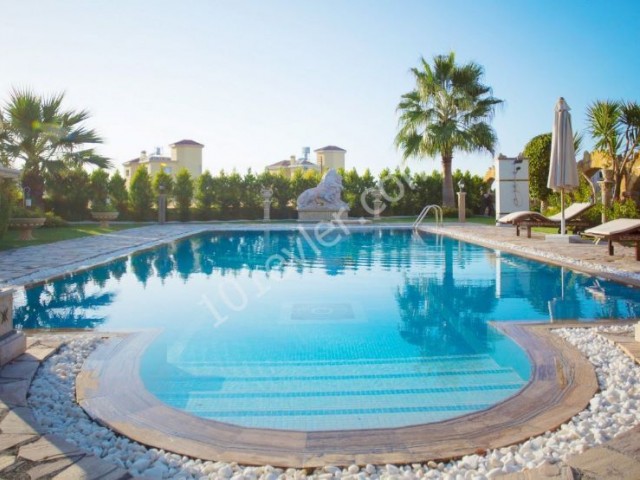 Lapta'da Denize 200m Mesafede Lüks 5+1 Yüzme Havuzlu ve Şık Bahçeli Villa - Fiyat £1,350,000 Den £1,100,000 Düştü : Doğan Boransel Mobile/whatsapp : +90-5338671911 - Fotoğraf 4