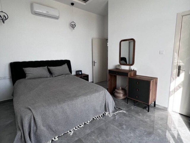 LAPTA BÖLGESİNDE 2+1 FULL EŞYALI MODERN YENİ SATILIK VİLLA