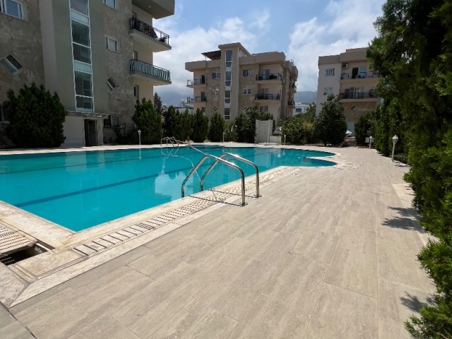 Alsancak Bölgesi Merkezi Konumda Geniş Balkonlu Ortak Yüzme Havuzlu Satılık 2+1 Aptartman Dairesi £135,000 Den £129,000 Düştü : Berrin Efe Uğursöz Mobile/ Whatsapp : +90533-8706300 - Fotoğraf 2