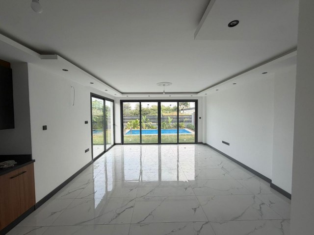 Girne Çatalköy'de 3+1 Özel Havuzlu Villa - Fotoğraf 3