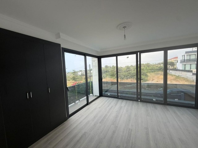 Girne Çatalköy'de 3+1 Özel Havuzlu Villa - Fotoğraf 4