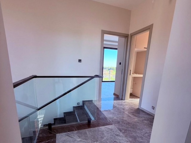 Hamitköy Bölgesinde 4+1 225m² Satılık Lüks Villa - Fotoğraf 2