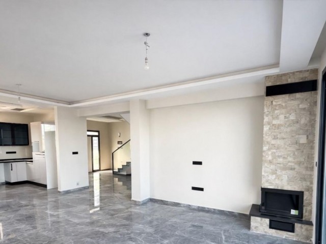 Hamitköy Bölgesinde 4+1 225m² Satılık Lüks Villa - Fotoğraf 4