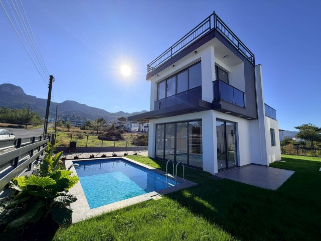 Girne Çatalköy'de Lüks Özel Havuzlu Hemen Teslim Fırsat 3+1 Satılık Villa !! - Fotoğraf 2