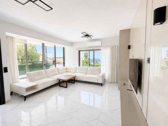 Girne Çatalköy’de Deniz ve Dağ Manzaralı Full Eşyalı 3+1 Satılık Villa !! - Fotoğraf 1