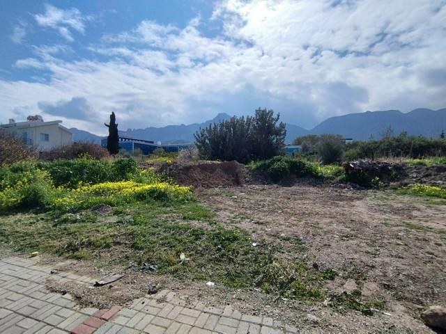 Girne Karaoğlanoğlu Bölgesinde Gaü Kampüsü Yanında Eşsız Lokasyona Sahip Satılık Arsa !!! - Fotoğraf 4