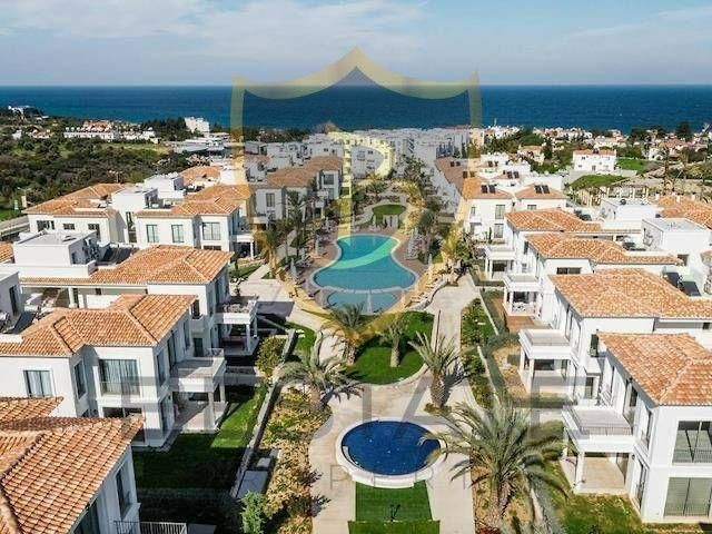 Girne Alsancak'ta Kıbrıs Town Houses'da Özel Bahçeli Full Eşyalı Satılık 2+1 Daire !! - Fotoğraf 4
