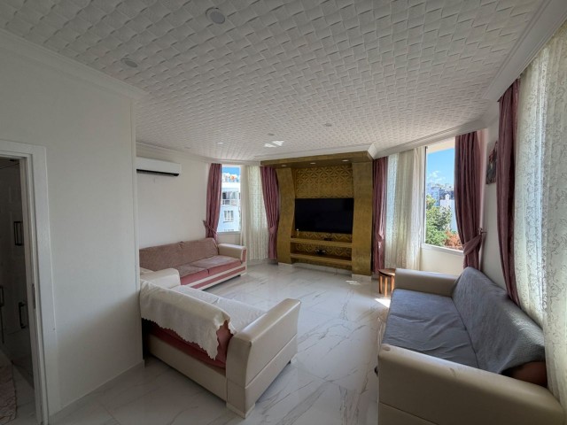 Girne Merkez Kaşgar’da Full Eşyalı, Geniş Teraslı Satılık 3+2 Penthouse !! - Fotoğraf 2
