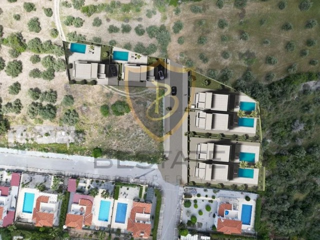 Girne Lapta Bölgesinde Deniz Manzaralı Muheşem 4+1 Villalar !! - Fotoğraf 2