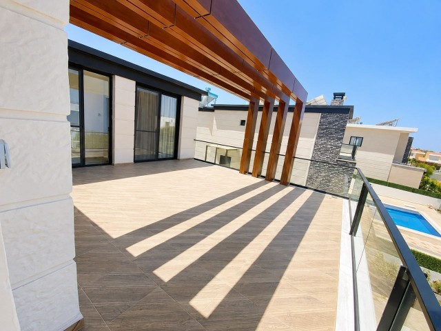 Girne Ozanköy'de Türk Koçanlı Özel Havuzlu Lüks Satılık 4+1 Villa !! - Fotoğraf 3
