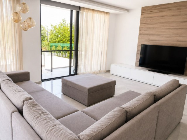 Girne Ozanköy'de Türk Koçanlı Özel Havuzlu Lüks Satılık 4+1 Villa !! - Fotoğraf 4