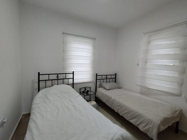 Girne Esentepe Turtle Bay Sitesinde Dağ ve Deniz Manzaralı, Eşyalı Satılık 2+1 Penthouse !! - Fotoğraf 4
