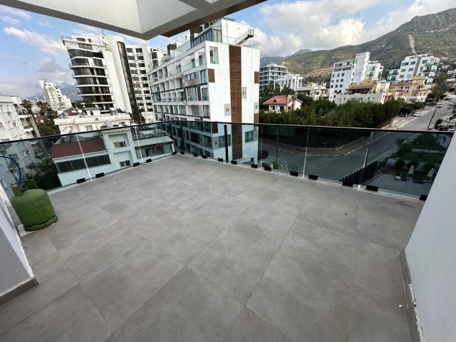 Girne Merkez Ardem Avangart'da Satılık Eşyalı 2+1 Penthouse !! - Fotoğraf 3