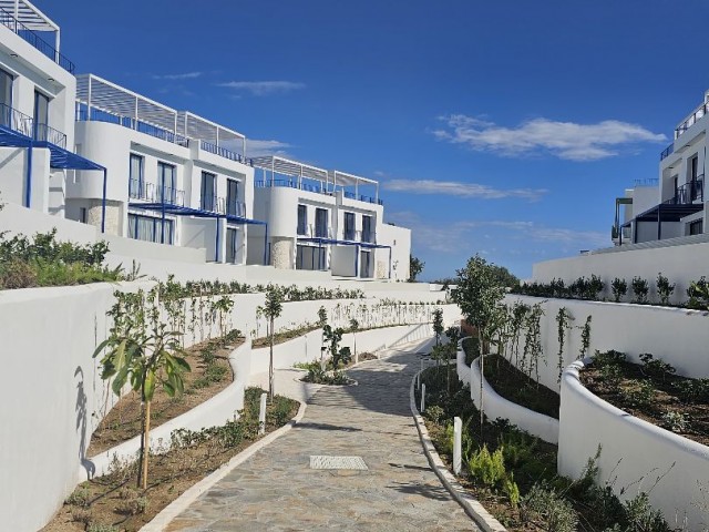 GİRNE LAPTA’DA OTEL KONSEPTLİ, ÖZEL PLAJ ERİŞİMLİ SATILIK 2+1 DAİRE !!