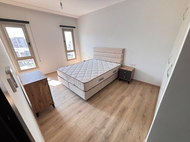 Girne Merkez'de Deniz ve Dağ Manzaralı Satılık 2+1 Full Eşyalı Daire !! - Fotoğraf 3