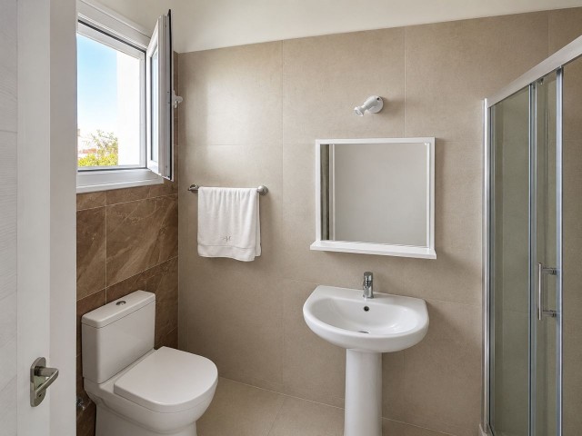 GİRNE ALSANCAK’TA HAVUZLU SİTEDE FULL EŞYALI 2+1 SATILIK ARA KAT DAİRE !!