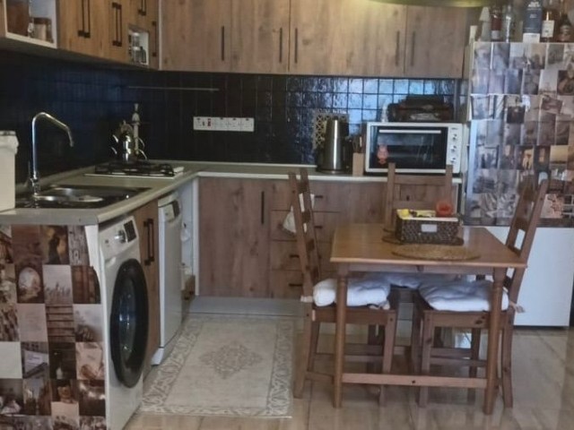 GİRNE MERKEZ’DE TEK FİYATA SATILIK 1+1 VE 1+0 2 ADET DAİRE !!