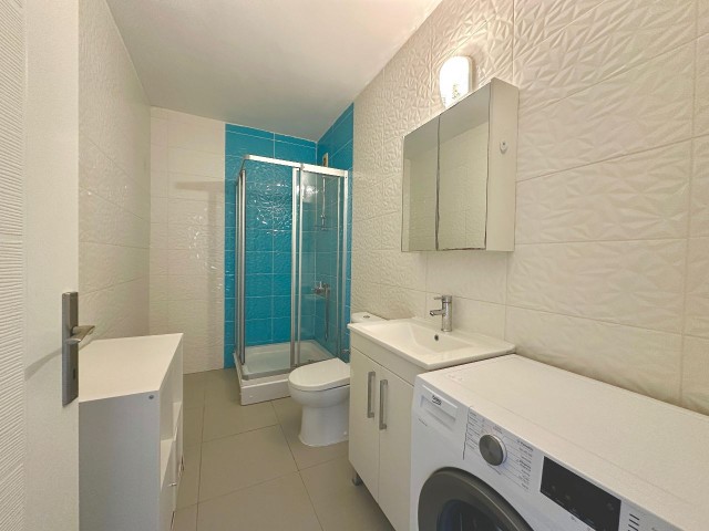 GİRNE MERKEZ'DE OTELLERE VE LİMANA YAKIN KONUMDA SATILIK 3+1 DAİRE !!