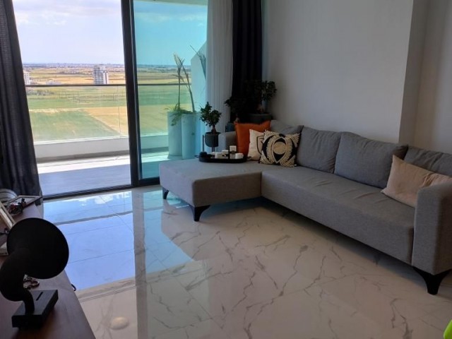 İskele Loungbeach de yedi yıldızlı otelin yanında yükselen rezidans , denize yürüme mesafesi casino ve daha bir çok ayrıcalıklarla harika bir konsept içerisinde satılık 1+1 rezidans HABİBE ÇETİN 05488547005 - Fotoğraf 3