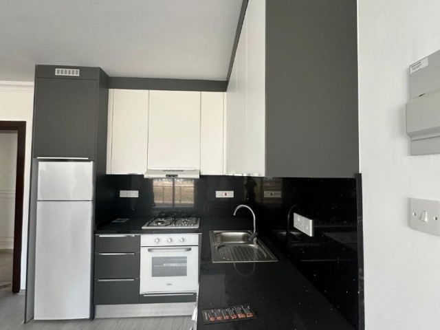 İskele Loungbeach bölgesinde denize yürüme mesafesi, geniş metrekareye sahip,TÜM VERGİLERİ ÖDENMİŞ satılık 1+1 daire AYŞE KEŞ 05488537006 - Fotoğraf 4