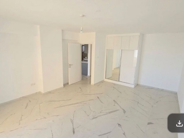 Gazimağusa Merkezde geniş metre kareli satılık 1+1 Habibe ÇETİN 05488547005 - Fotoğraf 4