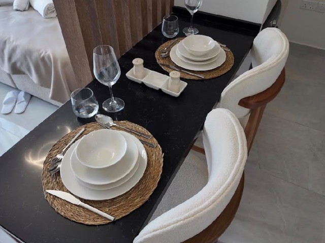 İskele Loungbeach Bölgesin de Trafo Ödenmiş Full Eşyalı %50 Peşinatla Hemen Teslim Kalan %50 Sini 50 Ay Faizsiz Ödeyerek 1+0 Daire Habibe Çetin 05488547005 - Fotoğraf 2